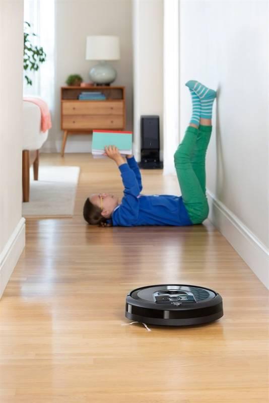 Vysavač robotický iRobot Roomba i7 černý