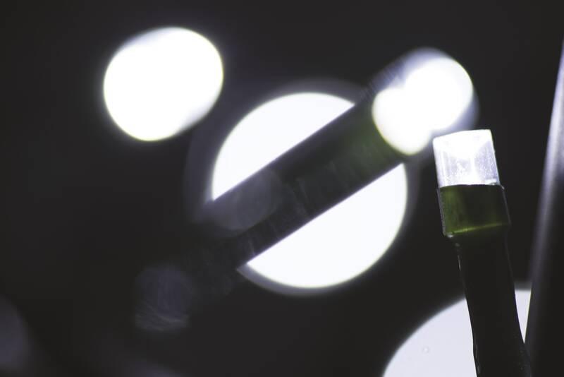 Vánoční osvětlení EMOS 128 LED řetěz, 6,4m, studená bílá