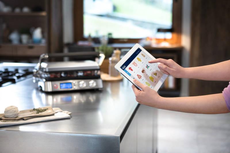 Gril DeLonghi CGH1030D stříbrný