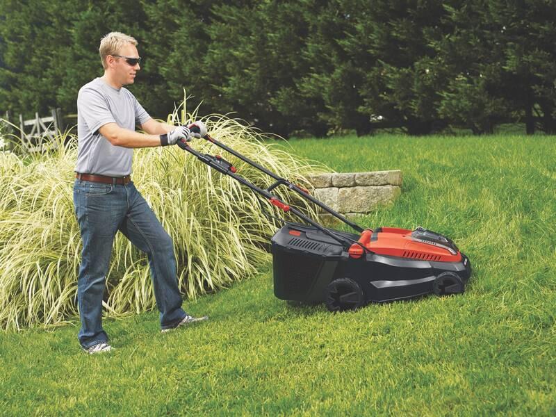 Sekačka Black-Decker CLM3820L2, 2 aku