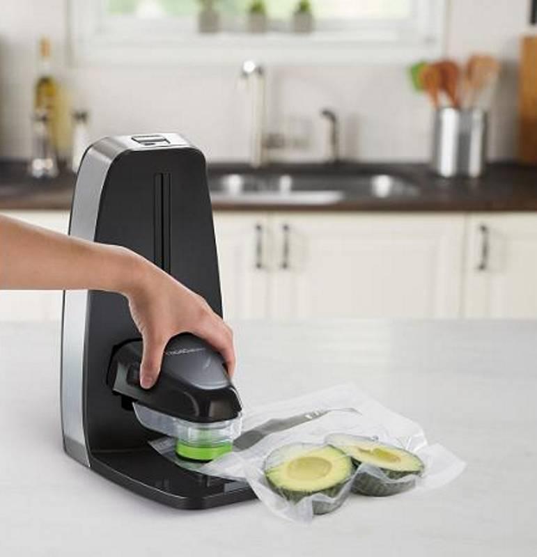 Vakuovačka FoodSaver FFS010X černá ocel