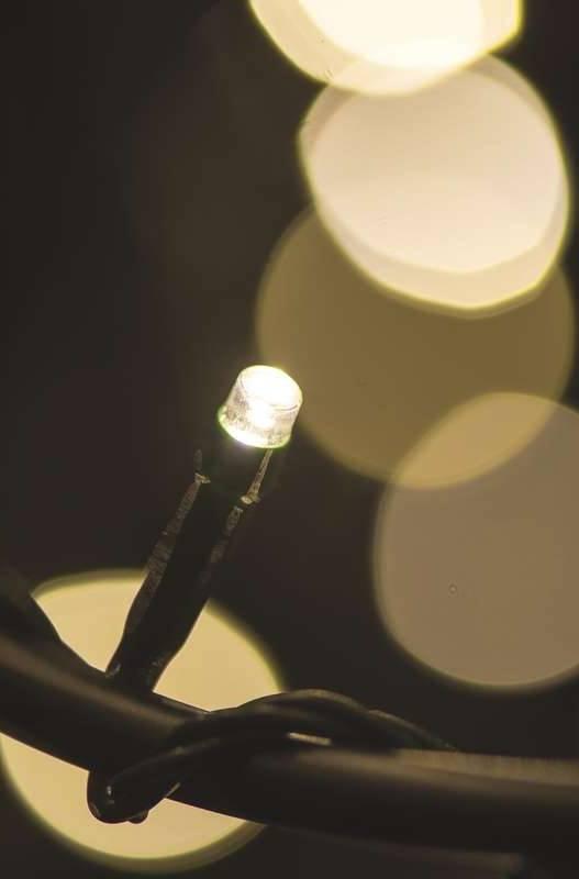 Vánoční osvětlení EMOS 240 LED, 24m, řetěz, teplá bílá, časovač, i venkovní použití