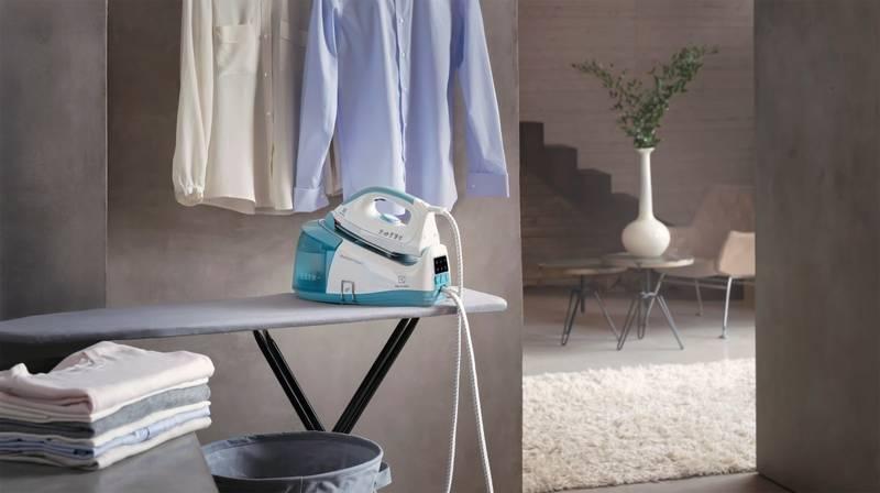 Žehlicí systém Electrolux EDBS3370 modrý