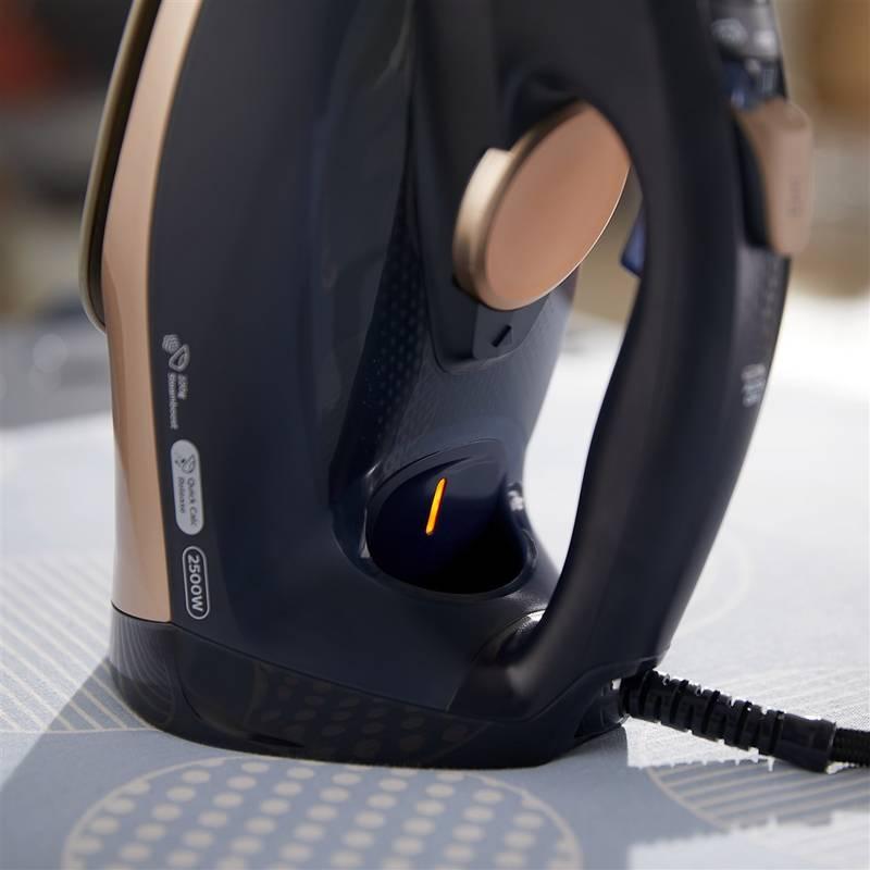 Žehlička Philips GC4909 60 černá