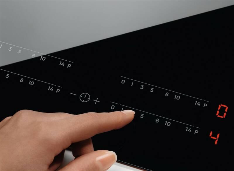 Indukční varná deska Electrolux EIS8134 černá