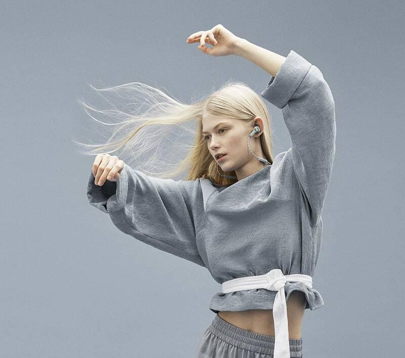 Sluchátka Bang & Olufsen Beoplay E6 - Sky