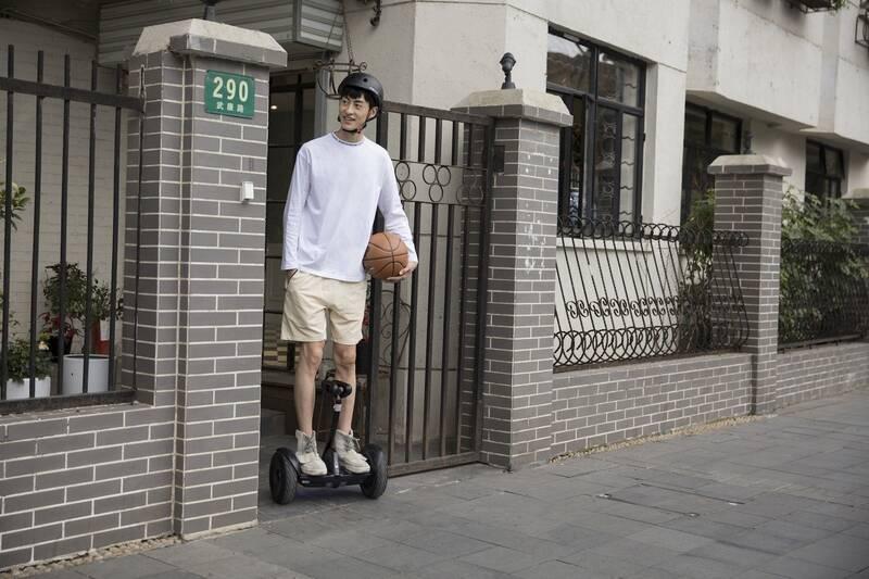 Ninebot by Segway S černý