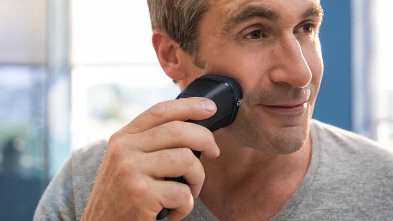 Holicí strojek Philips Series 3000 S3233 52 černý