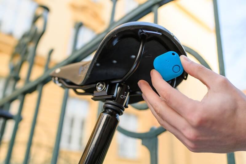 Klíčenka FIXED Smile s motion senzorem, DUO PACK červená modrá