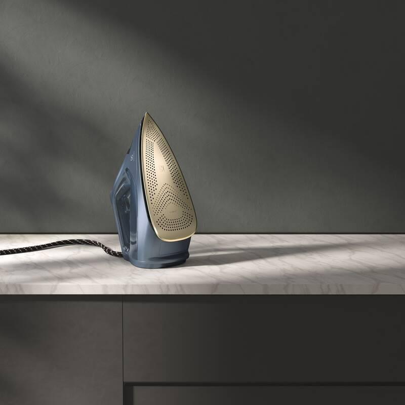 Žehlička Electrolux Renew 800 E8SI1-6DBM modrá