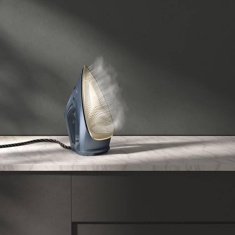 Žehlička Electrolux Renew 800 E8SI1-6DBM modrá