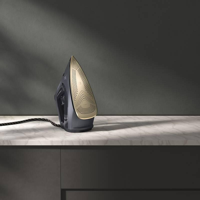 Žehlička Electrolux Renew 800 E8SI1-8EGM šedá