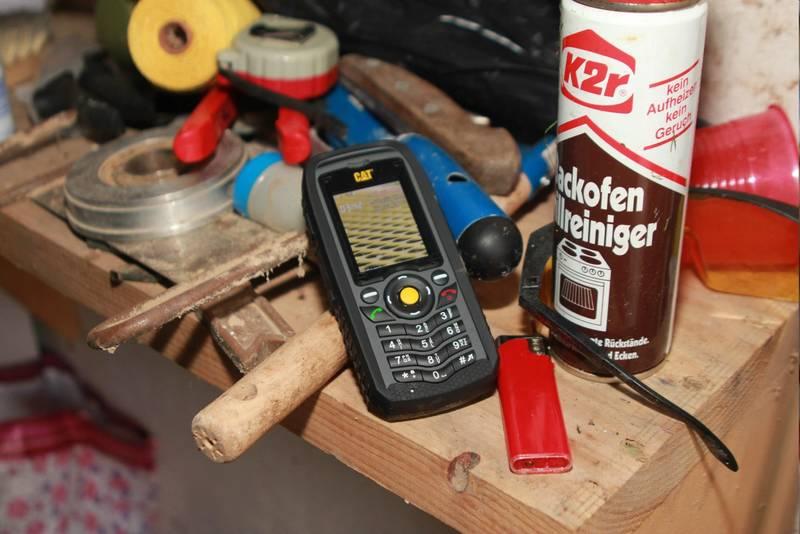 Mobilní telefon Caterpillar CAT B25 černý