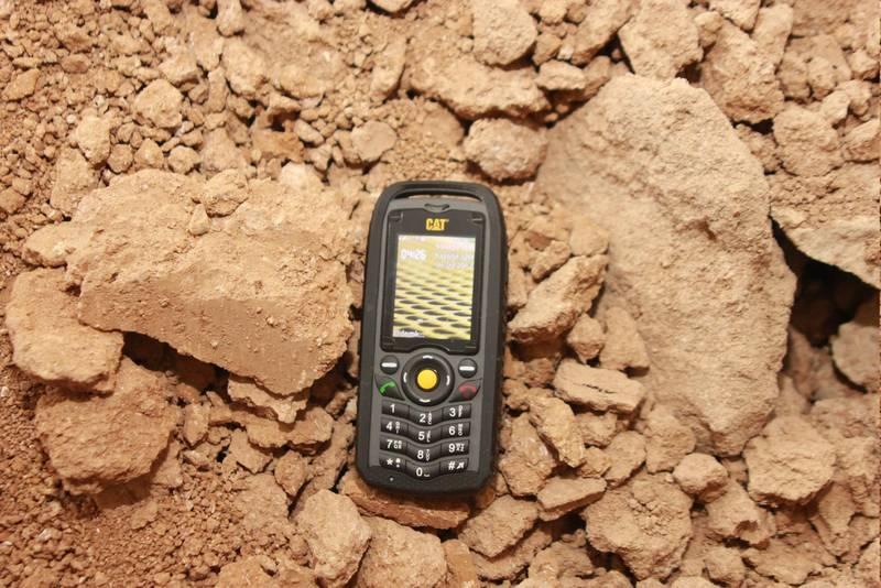 Mobilní telefon Caterpillar CAT B25 černý