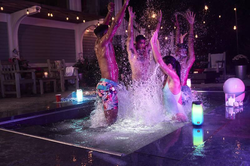 Přenosný reproduktor JBL Pulse 4 černý