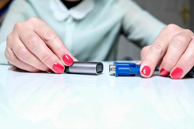 Redukce Verbatim USB-C VGA šedá