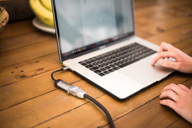 Redukce Verbatim USB-C VGA šedá