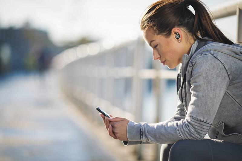 Sluchátka Philips TAST702BK černá