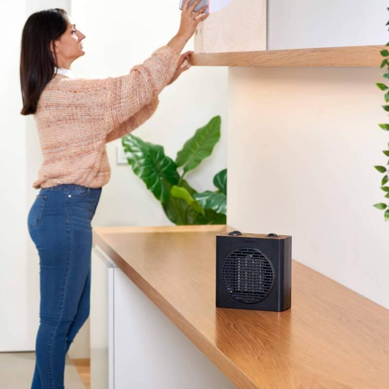 Teplovzdušný ventilátor Black Decker BXSH1500E černý