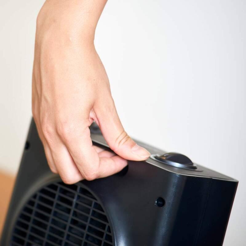 Teplovzdušný ventilátor Black Decker BXSH1500E černý