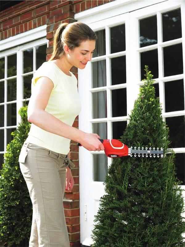 Nůžky na trávu Black-Decker GSL700