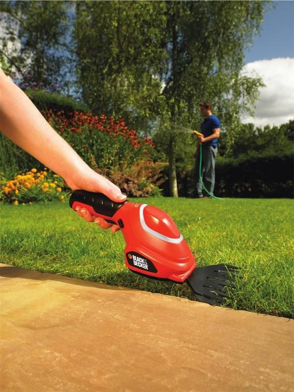 Nůžky na trávu Black-Decker GSL700