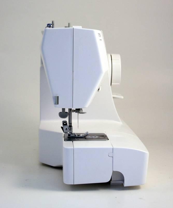 Šicí stroj Toyota Super Jeans J17W white bílý