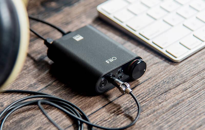 Sluchátkový zesilovač FiiO K3 a USB-C D A převodník černý