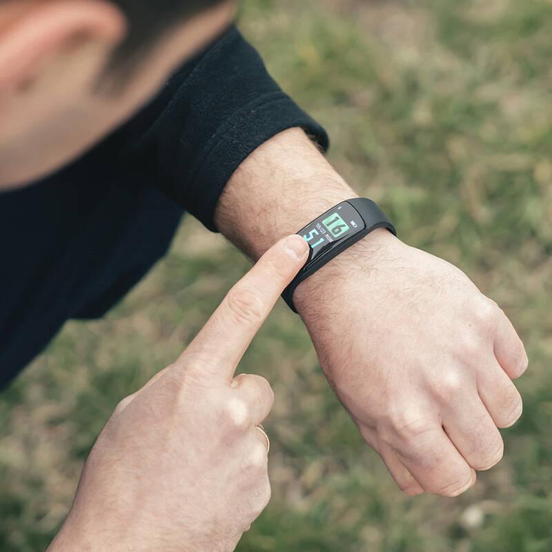 Fitness náramek Forever SB-130 černá