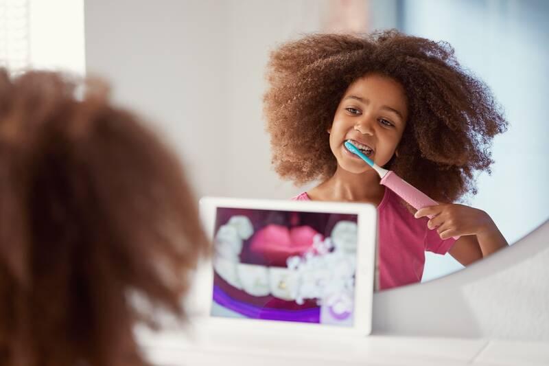 Zubní kartáček Philips Sonicare For Kids HX6352 42 růžový