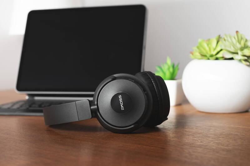 Sluchátka Koss BT 330i černá