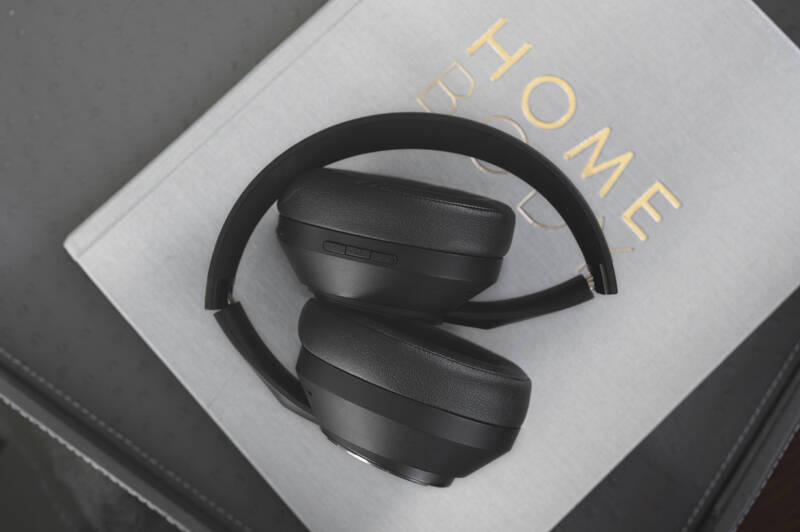 Sluchátka Koss BT 740i QZ černá