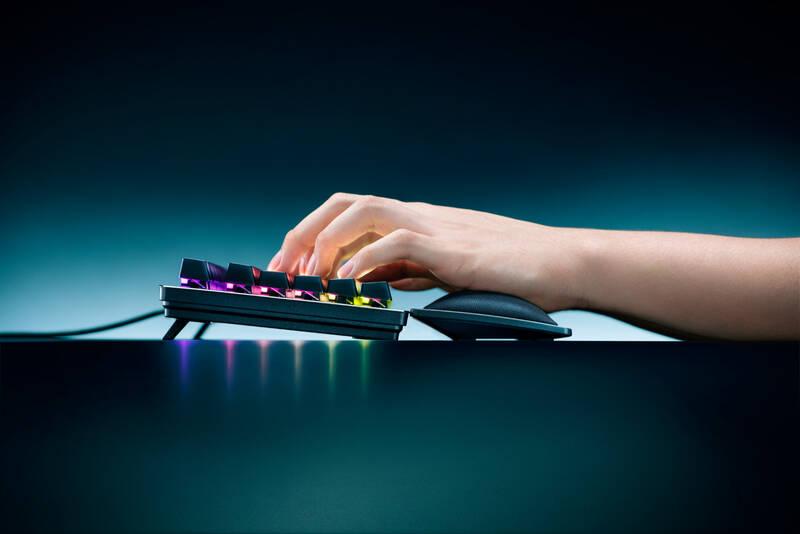 Podložka pod myš Razer Wrist Rest Pro černá