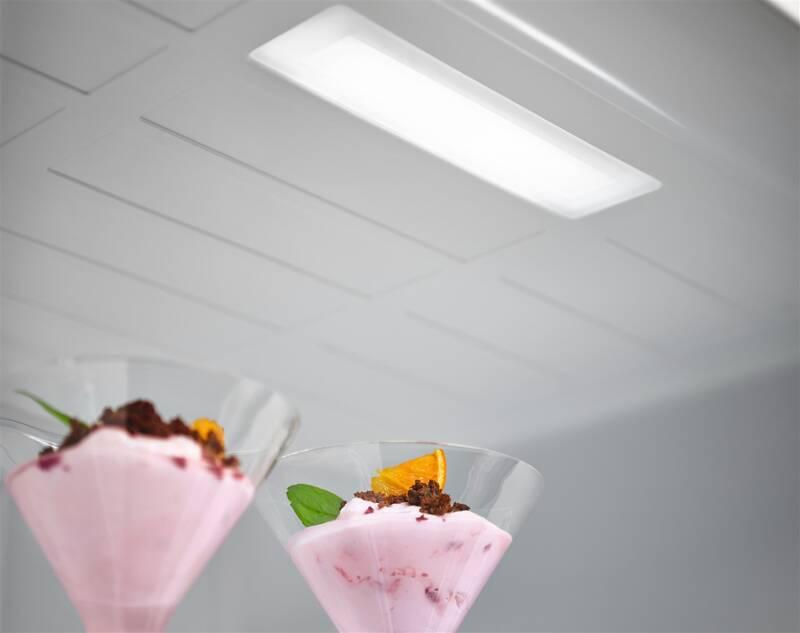 Chladnička s mrazničkou AEG Mastery RCB636E4MW bílá