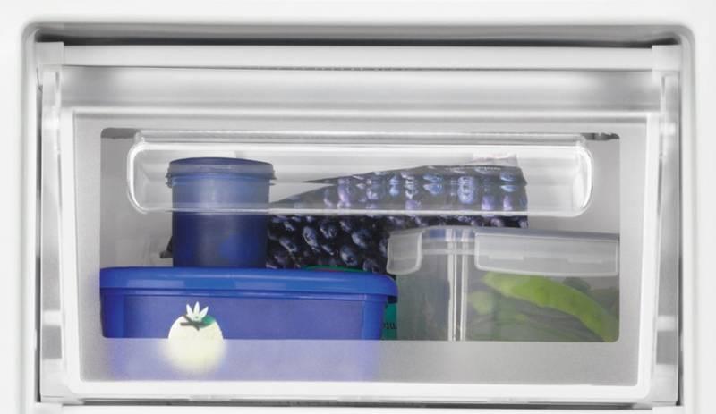 Mraznička Zanussi ZFP18400WA bílá