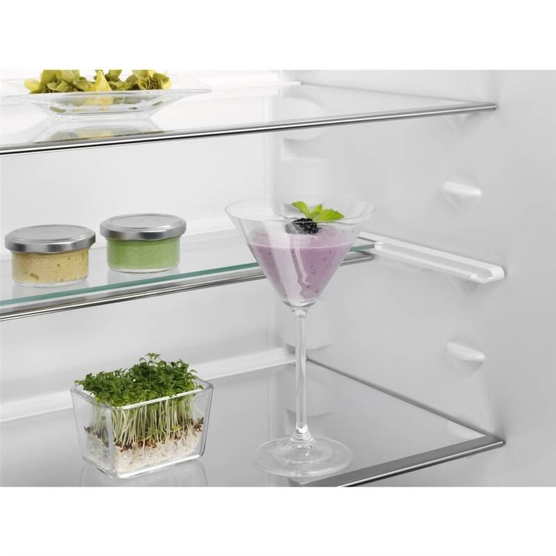 Chladnička s mrazničkou Electrolux FlexiShelf LNT4FE18S bílé