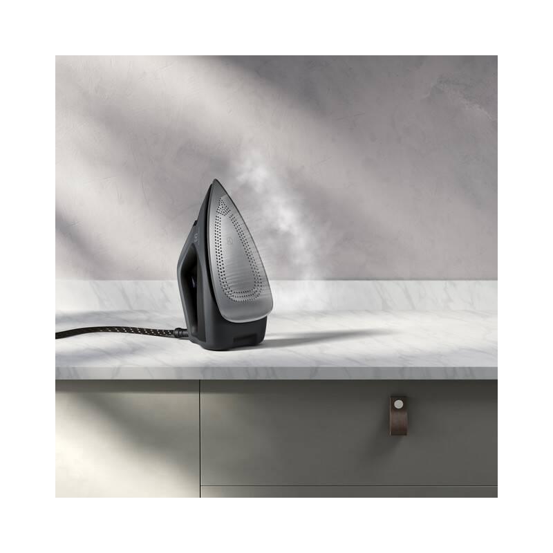 Žehlicí systém Electrolux Refine 600 E6ST1-8EG šedá bílá