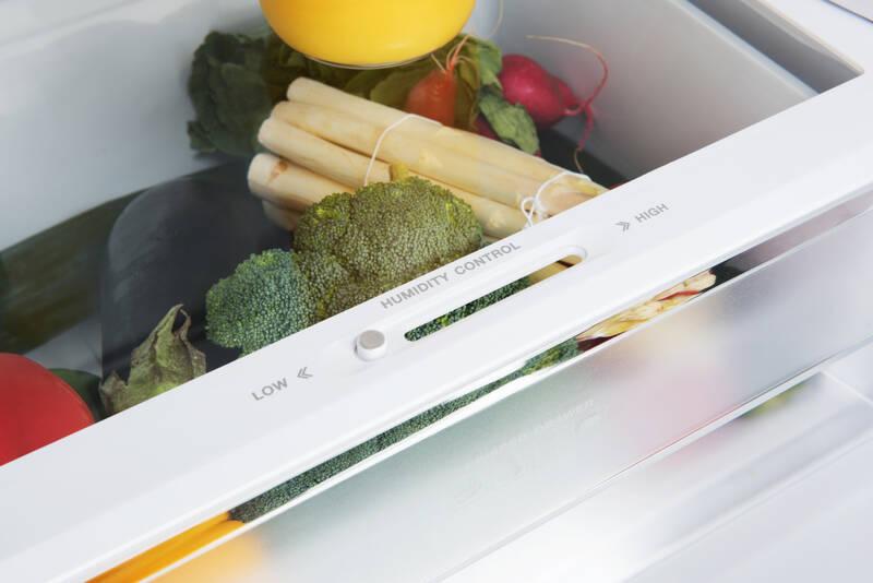 Americká lednice ETA 139090010E stříbrná