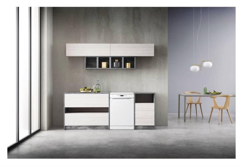 Myčka nádobí Whirlpool WFC 3C33 PF bílá barva