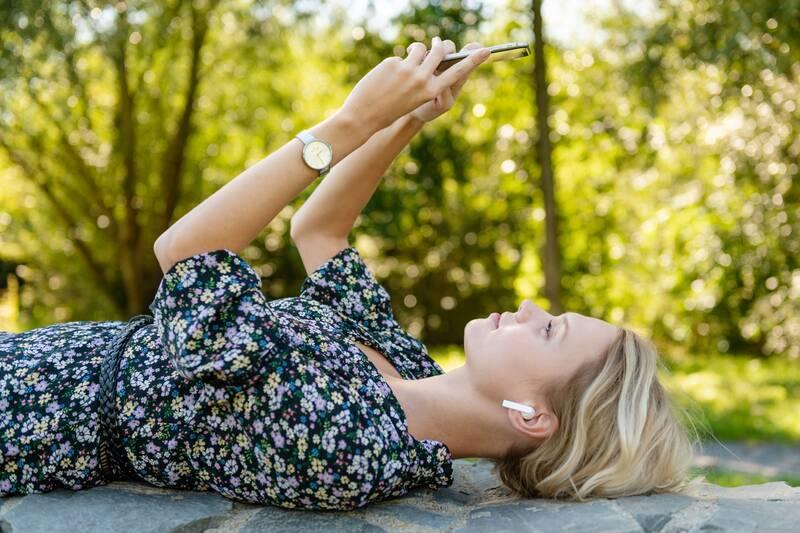 Sluchátka FIXED Boom Pods bílá