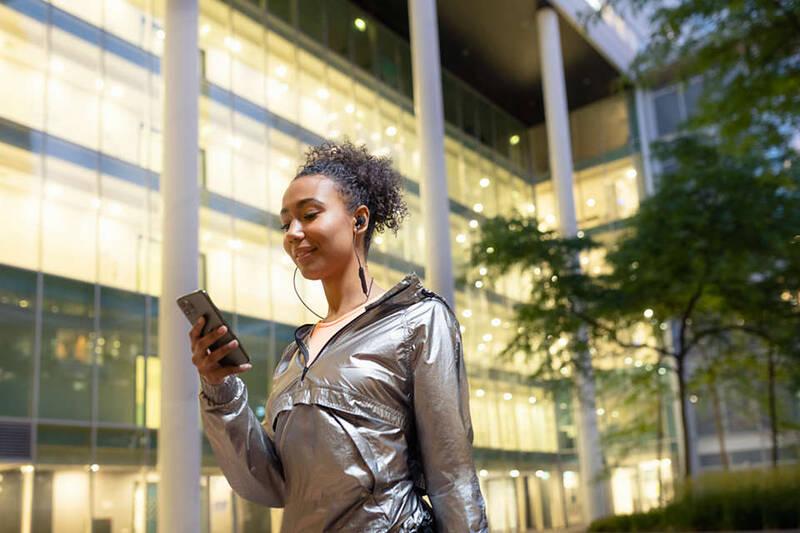 Sluchátka Philips TAE4205BK černá