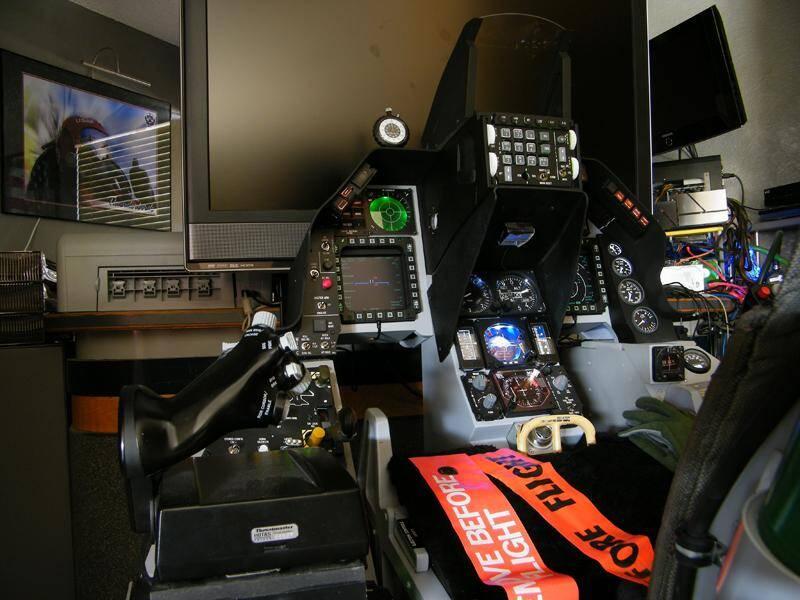 Thrustmaster navigační panely MFD Cougar Pack - replika US Air Force F-16 MFD