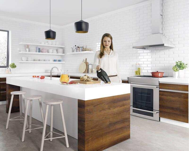 Akumulátorový vysavač Electrolux Rapido ZB6114IGM