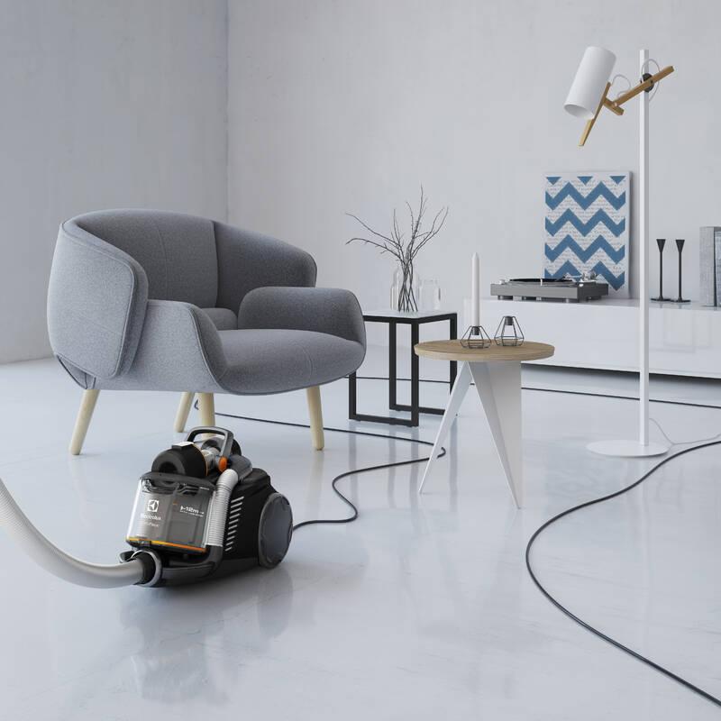 Podlahový vysavač Electrolux UltraFlex EUFC82EB černý