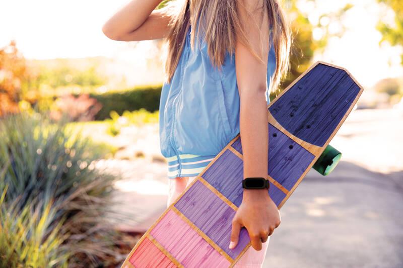 Fitness náramek Fitbit Ace 3 černý červený