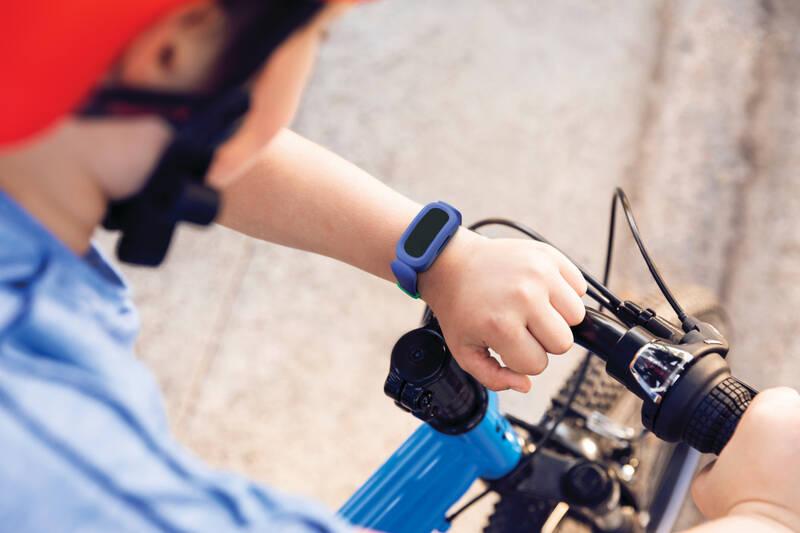 Fitness náramek Fitbit Ace 3 modrý zelený