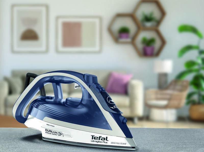 Žehlička Tefal Ultragliss Plus FV6812E0