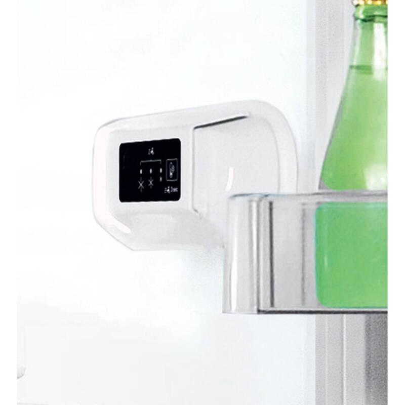 Chladnička s mrazničkou Indesit LI8 S1E W bílé