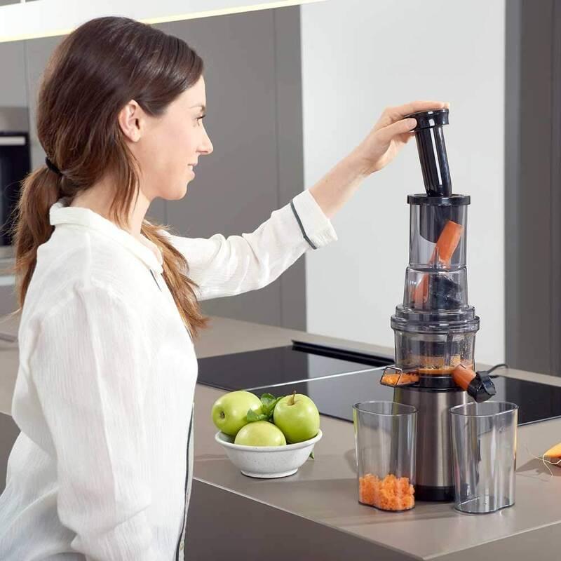 Odšťavňovač Black Decker BXJE200E černý nerez