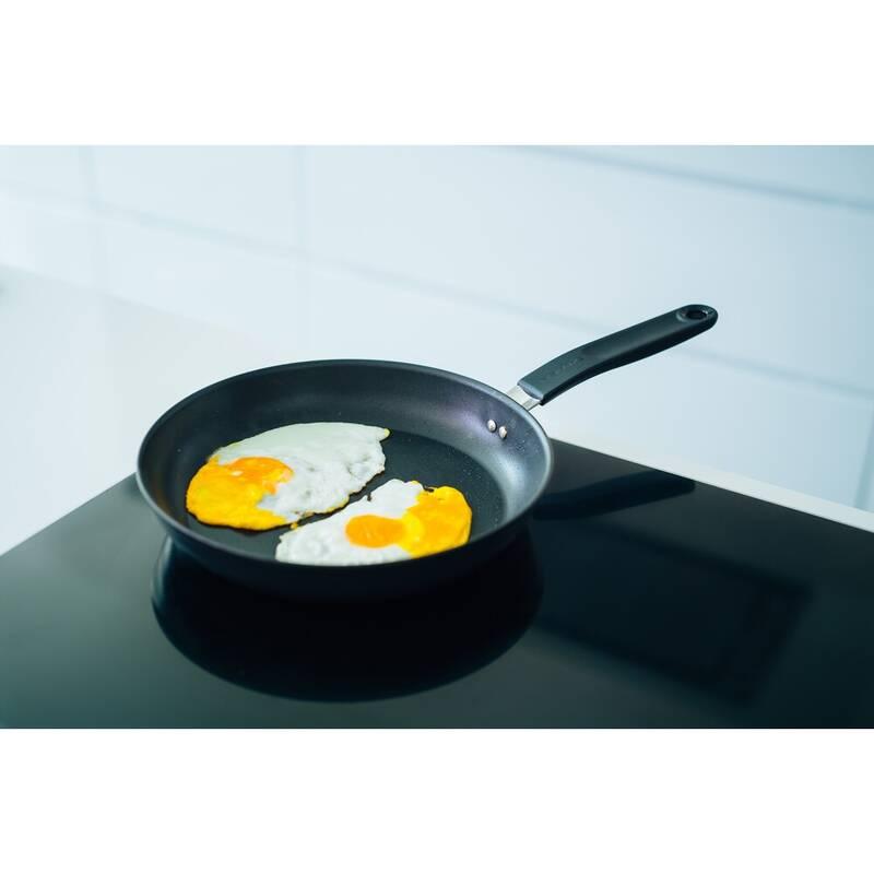 Pánev Fiskars Functional Form 24 cm